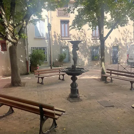 Les Faubourgs De La Cite Carcassonne